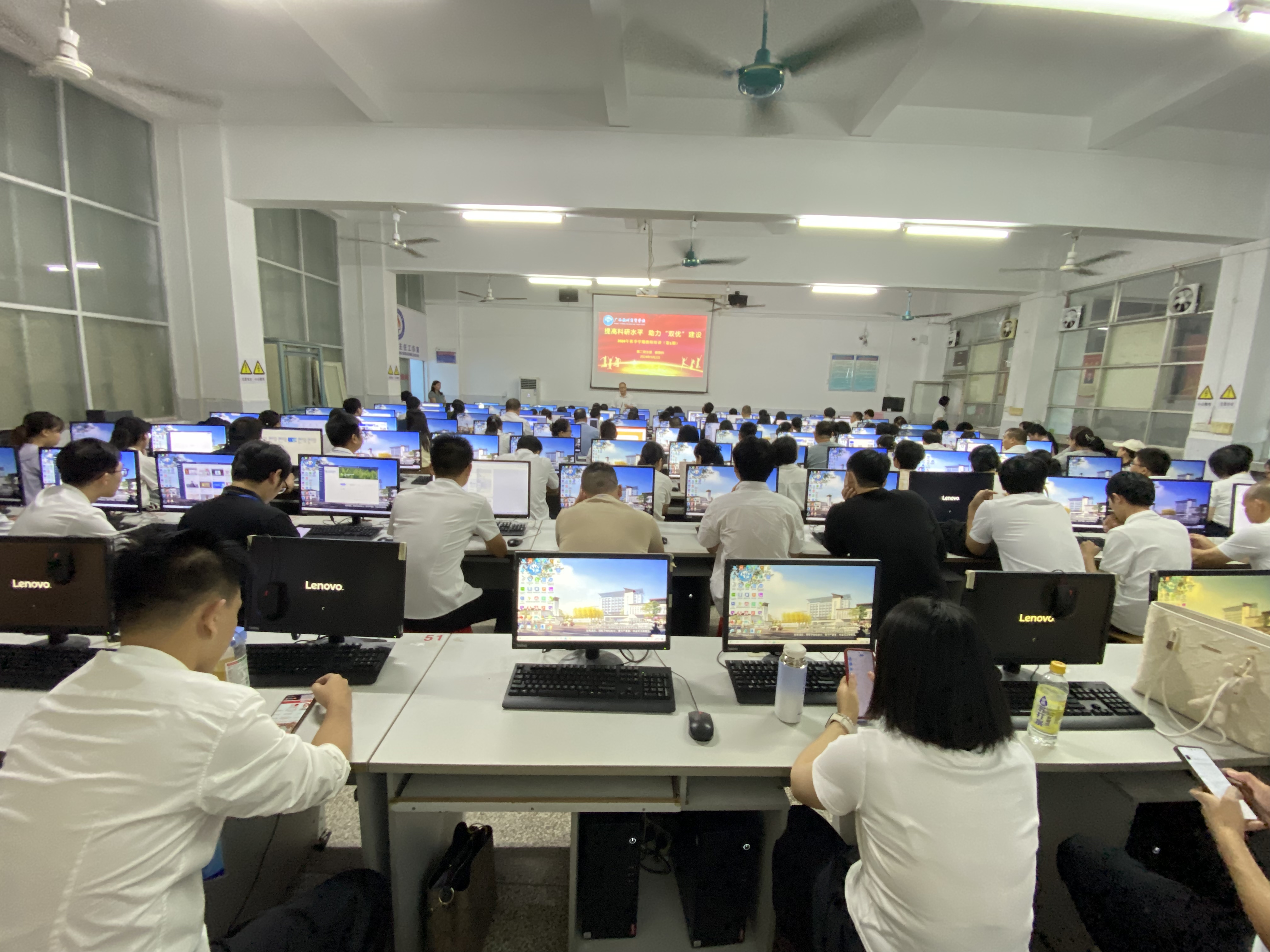 提高信息化水平  助力“双优”校建设