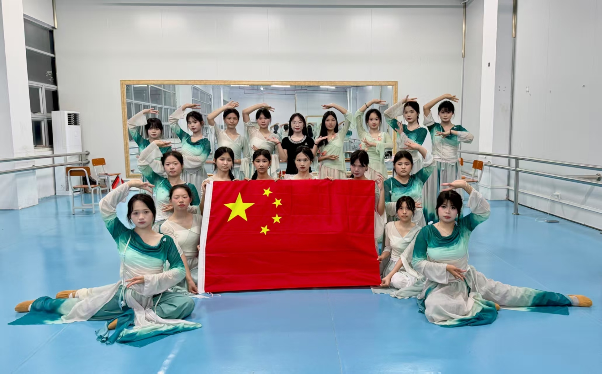 图片8.jpg 图片8.jpg